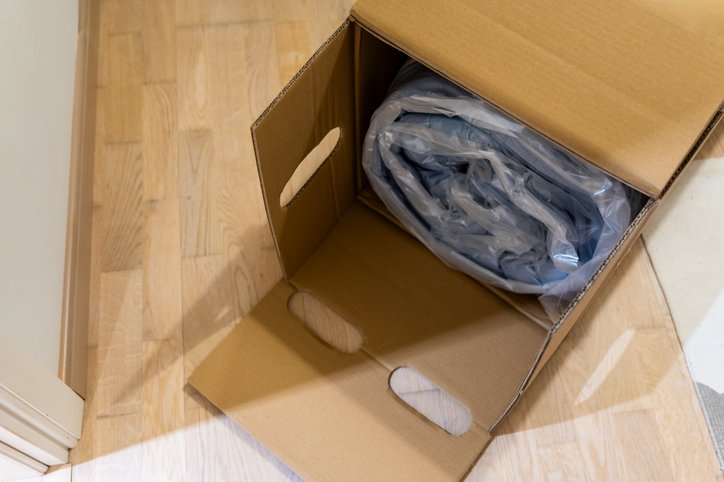 Los mejores colchones de Amazon llegan enrollados en una caja